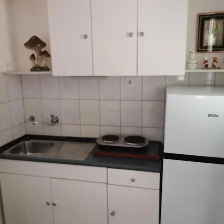 Antica * Komiza
